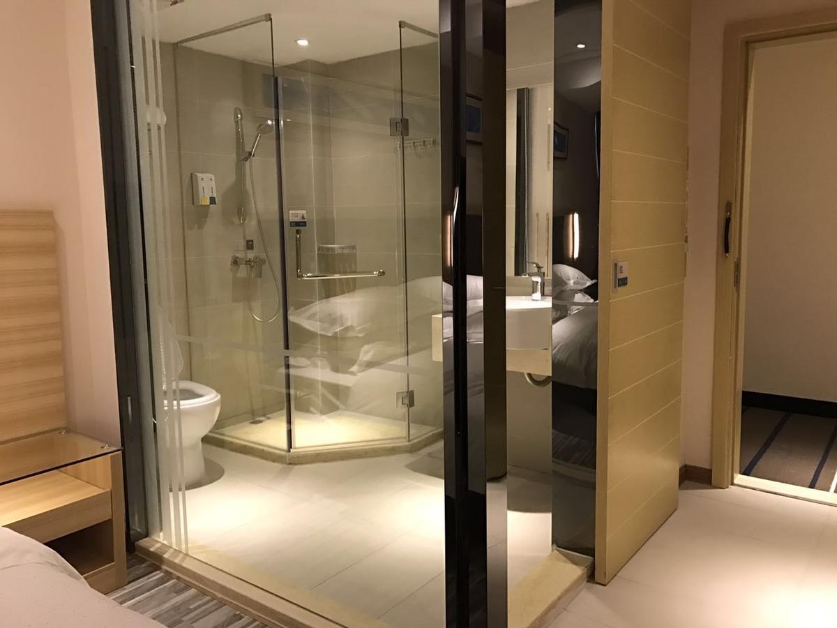 See U Select Hotel Ухан Екстериор снимка